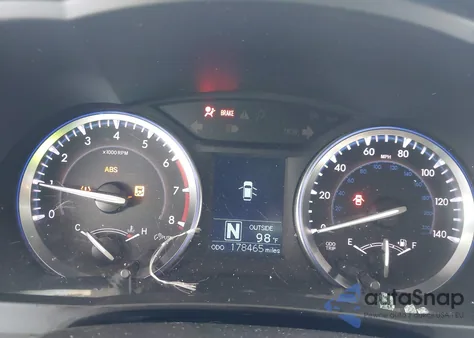 2015 Toyota Highlander Le z USA, uszkodzony, nr VIN 5TDZARFH0FS015920